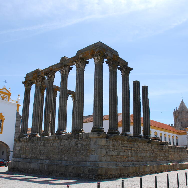 Évora