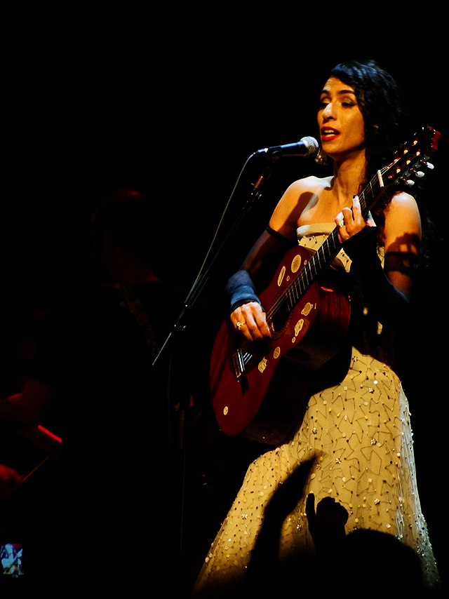 Marisa Monte singer 3